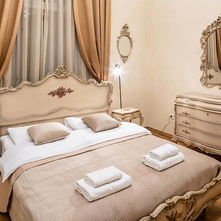 3 Bedrooms Royal Italian Style In An Austrian Building, Parking, Balcony Liov Exterior foto