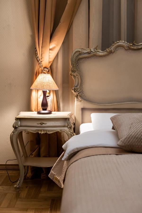3 Bedrooms Royal Italian Style In An Austrian Building, Parking, Balcony Liov Exterior foto