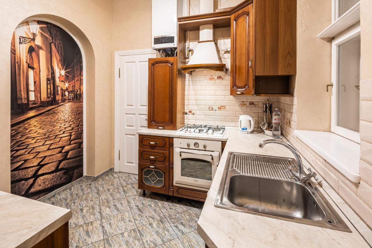 3 Bedrooms Royal Italian Style In An Austrian Building, Parking, Balcony Liov Exterior foto